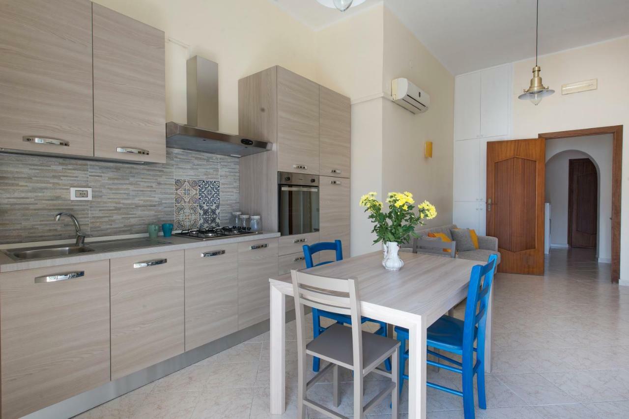Casetta Vista Mare In Piazza A Mondello Palermo Zewnętrze zdjęcie